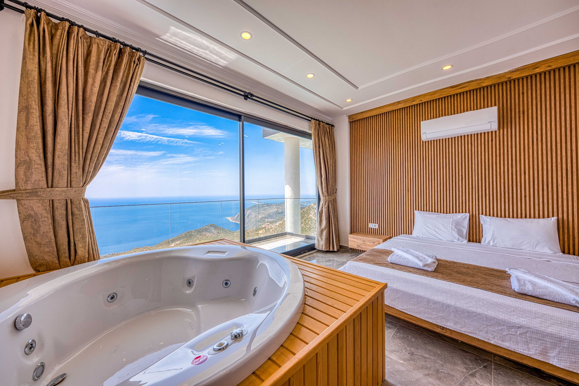 Beachfront Suite